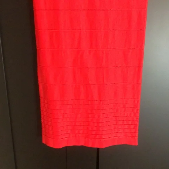 ♥️💋 NWT! Red Hot Bodycon Bebe Dress. Sizzle in this stunner! Size M/L - Picture 9 of 12